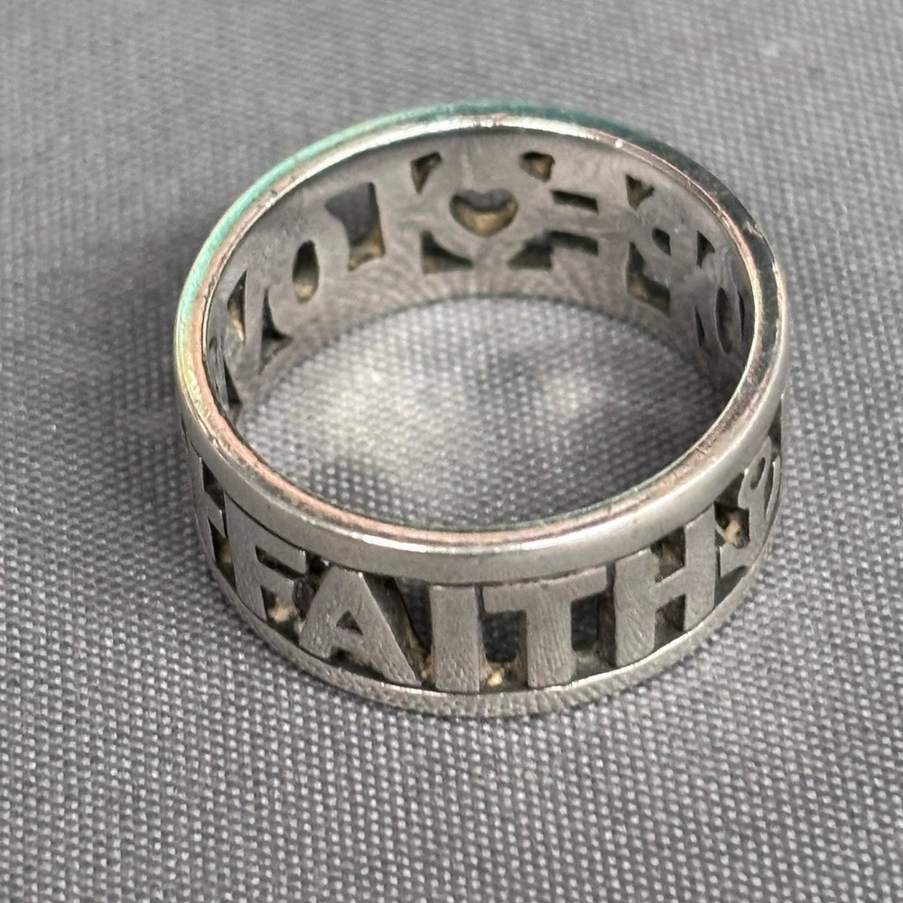 James Avery Retired Faith Hope Love Sterling Silver Ring (DG7157509) Size 10 - Picture 2 of 4
